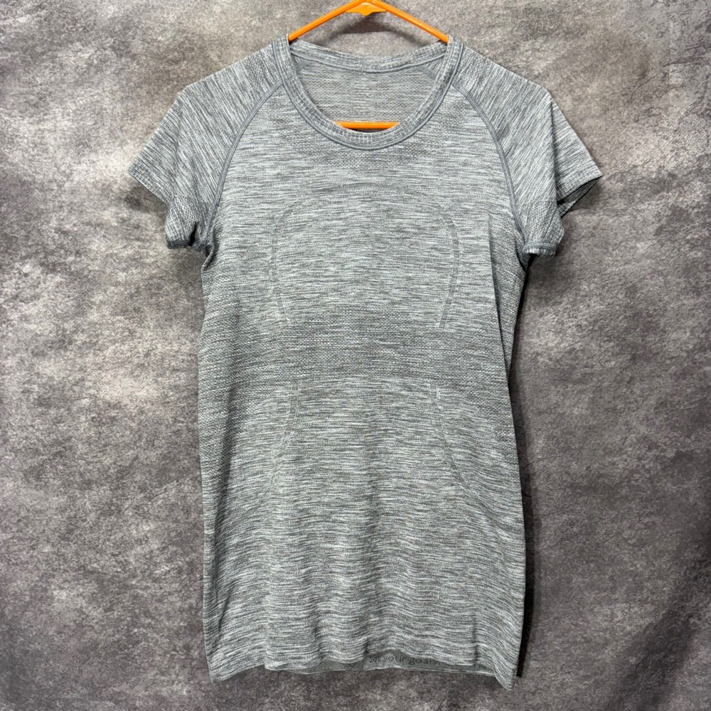 Lululemon Swiftly Tech Short Sleeve Crew Neck  Running Shirt Size 8 Heather Gray
